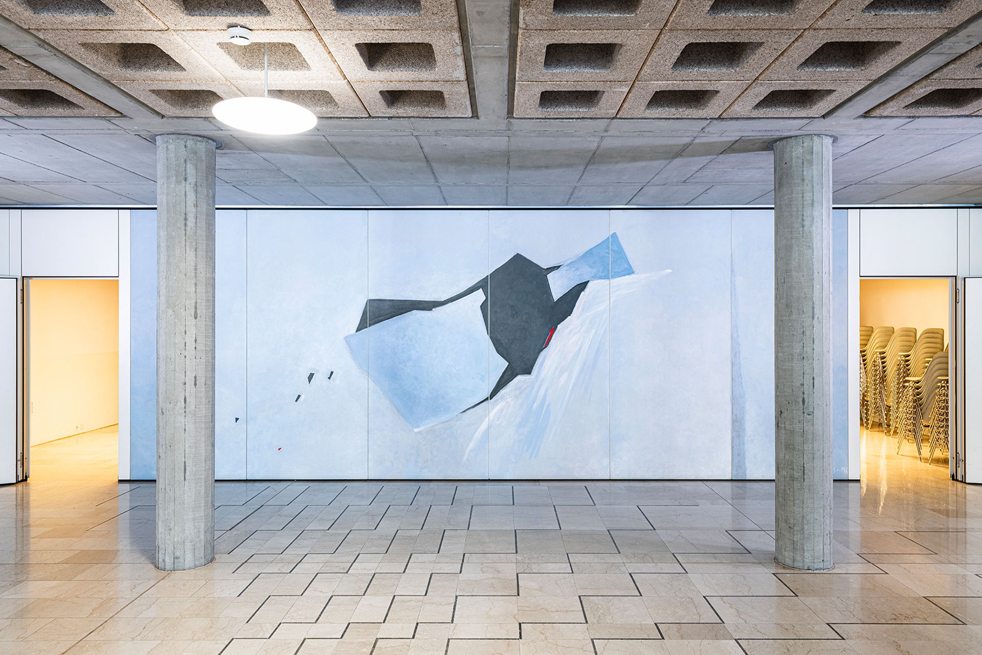 Madlaina Demarmels, Bewegung, 1983, Acryl auf Faltwand, am Gebäude der Pädagogischen Hochschule Graubünden